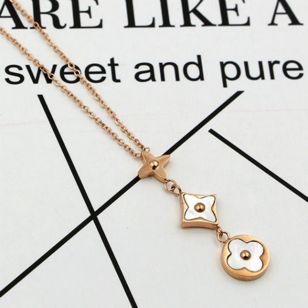 eLVeene 3 Flower Dainty Necklace - Stainless Steel