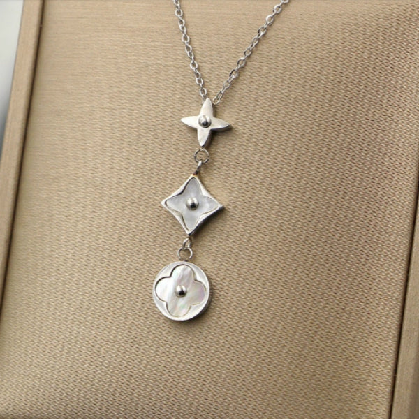 eLVeene 3 Flower Dainty Necklace - Stainless Steel