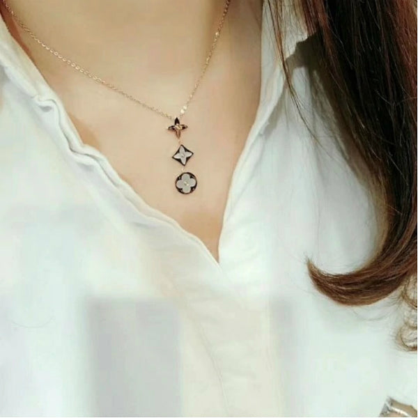 eLVeene 3 Flower Dainty Necklace - Stainless Steel